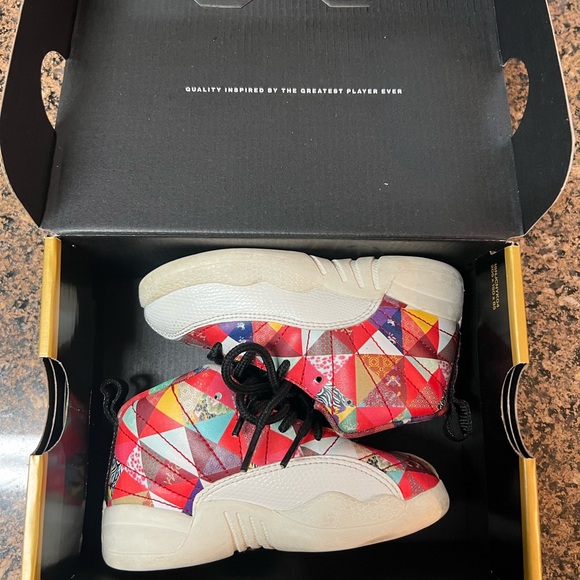 Toddler Jordan shoes - Picture 4 of 4